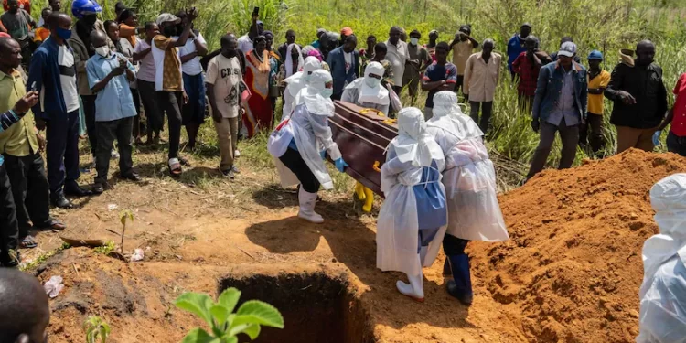 Ebola outbreak: Funeral journey under investigation after coffin cracks en route