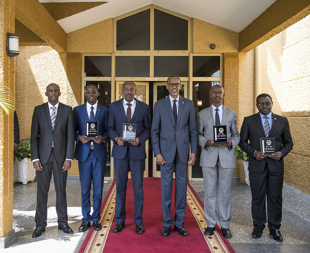 President Kagame presides over the signing of Imihigo, awards best performers