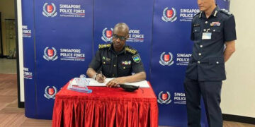 Rwanda Police Chief visits Police units in Singapore