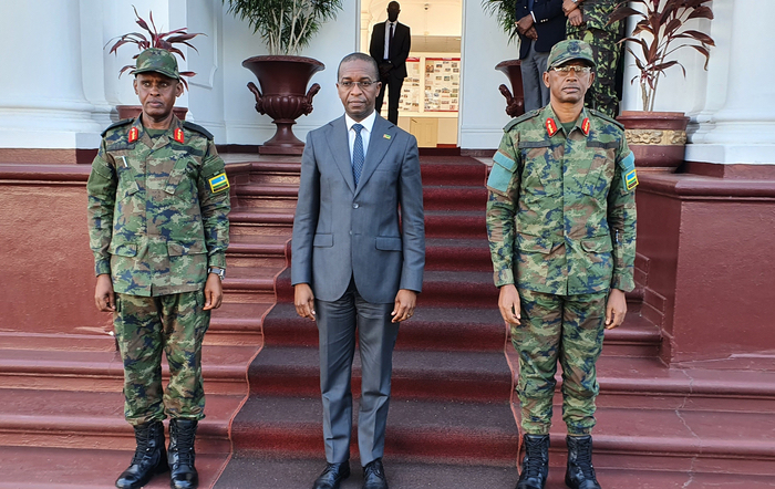 Maj. Gen Nkubito meets Mozambique top Defence officials as he takes command