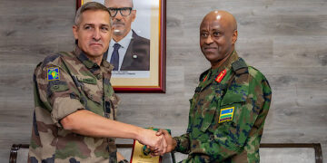 Rwanda army Chief meets French Commander of Contingent in Gabon