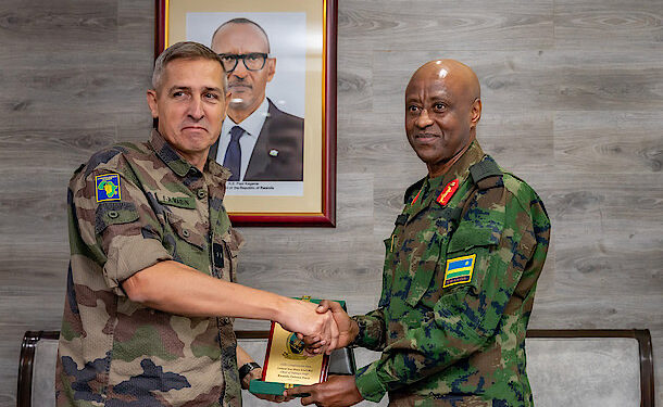 Rwanda army Chief meets French Commander of Contingent in Gabon