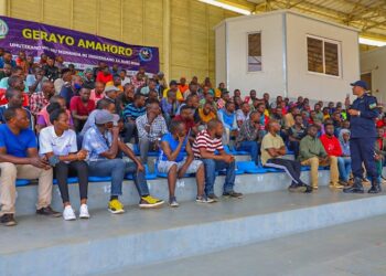 Bomb kills 10 at DR Congo church