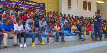 Bomb kills 10 at DR Congo church