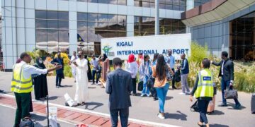 Chris Froome lands in Kigali for Tour du Rwanda