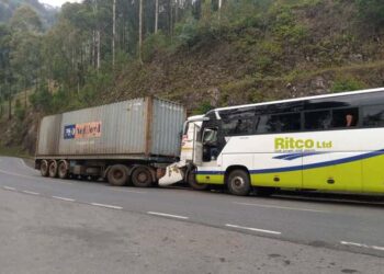 Two seriously injured in Gekenke road accident