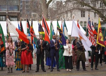 Commonwealth Secretary-General raises Peace Flag to mark Commonwealth Day