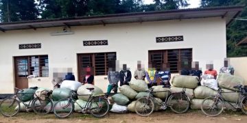 Police seize 870kgs of smuggled used clothes, shoes