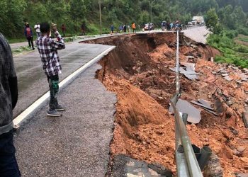 Heavy rains cut off Huye-Nyamagabe highway