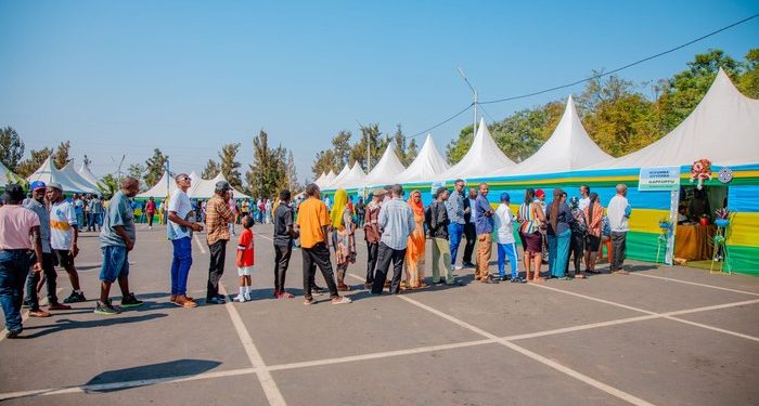 Rwandans Vote Smoothly in Presidential Election