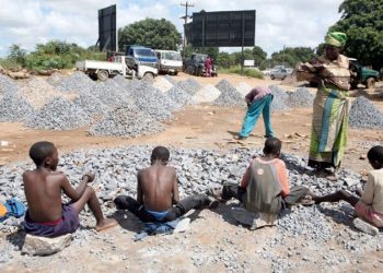 Report Finds Gaps in Rwanda’s Construction, Mining Oversight Leave Workers at Risk