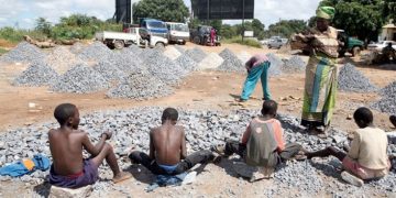 Report Finds Gaps in Rwanda’s Construction, Mining Oversight Leave Workers at Risk
