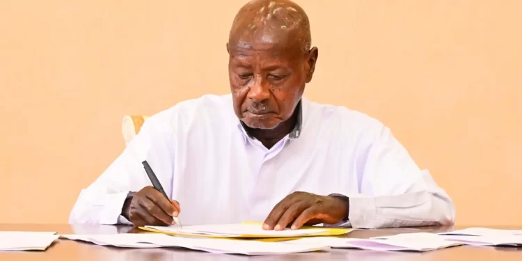 President Museveni reshuffles cabinet, retaining top inner circle