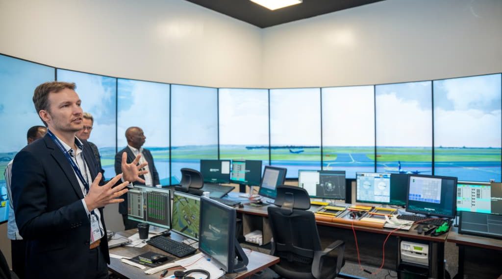 New simulator strengthens air traffic control training in Kigali