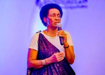 Artists, officials pay tribute to veteran singer Suzanne Nyiranyamibwa